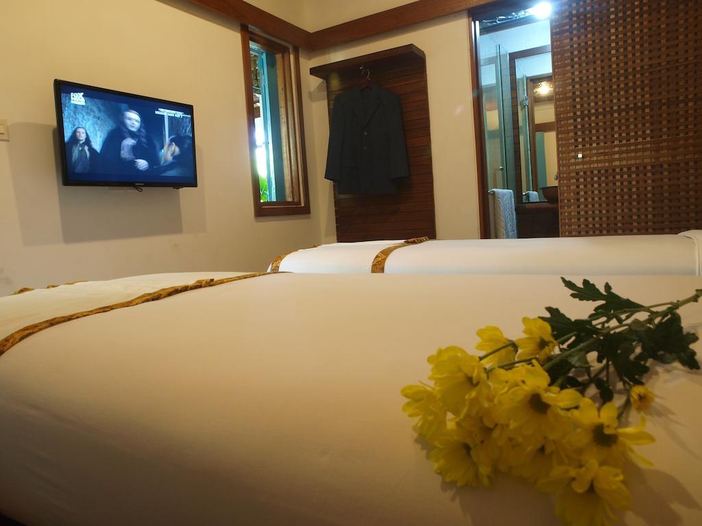Flores Gallery Hotel Bandung Pokój zdjęcie